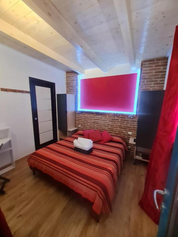 Portopollo Surfhouse Barrabisa Dış mekan fotoğraf
